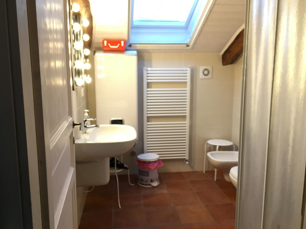 AirascaQuattro Gatti住宿加早餐旅馆 外观 照片